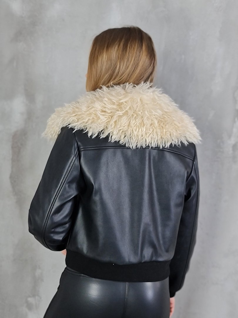 Куртка King Kong из экокожи с меховым воротником чёрная, фотография №5