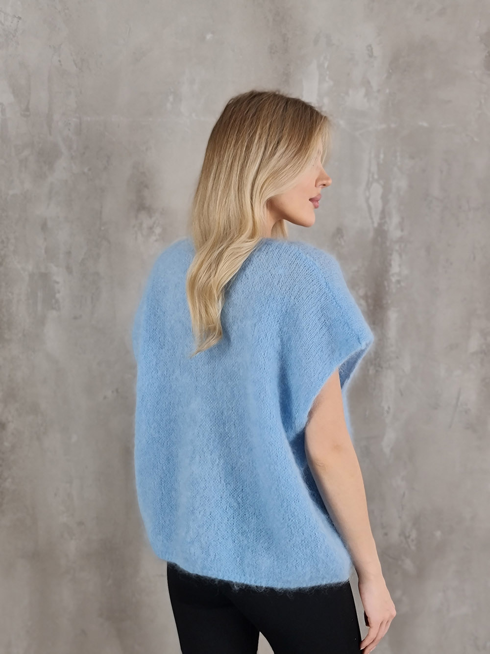 Жилет кид мохер плотная вязка голубой, фотография №3