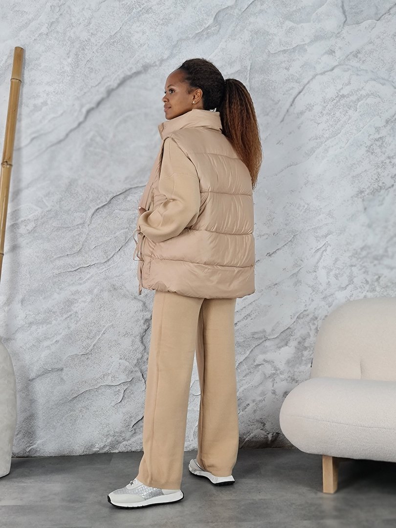 Костюм Lara тройка жилет джемпер брюки песочный, фотография №2