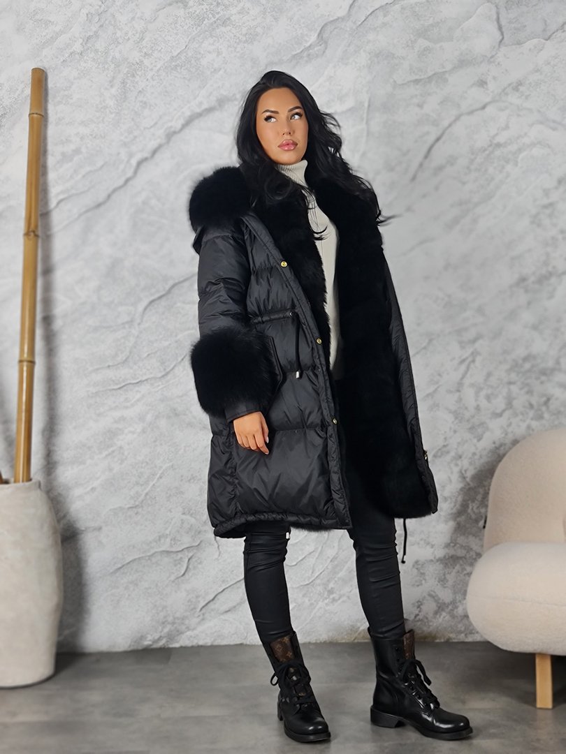 Пуховик My Little Italy с меховыми рукавами и капюшоном черный, фотография №3