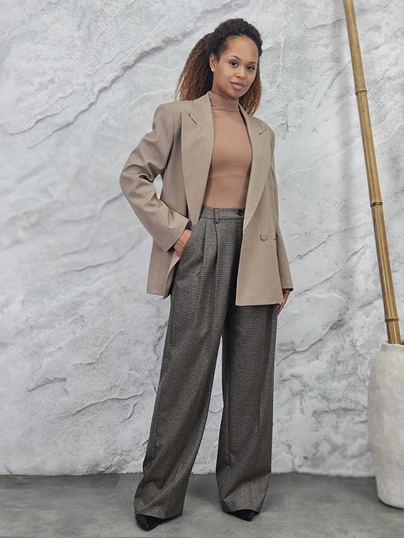 Пиджак Imperial с карманами на 2 пуговицах бежевый, фотография №2