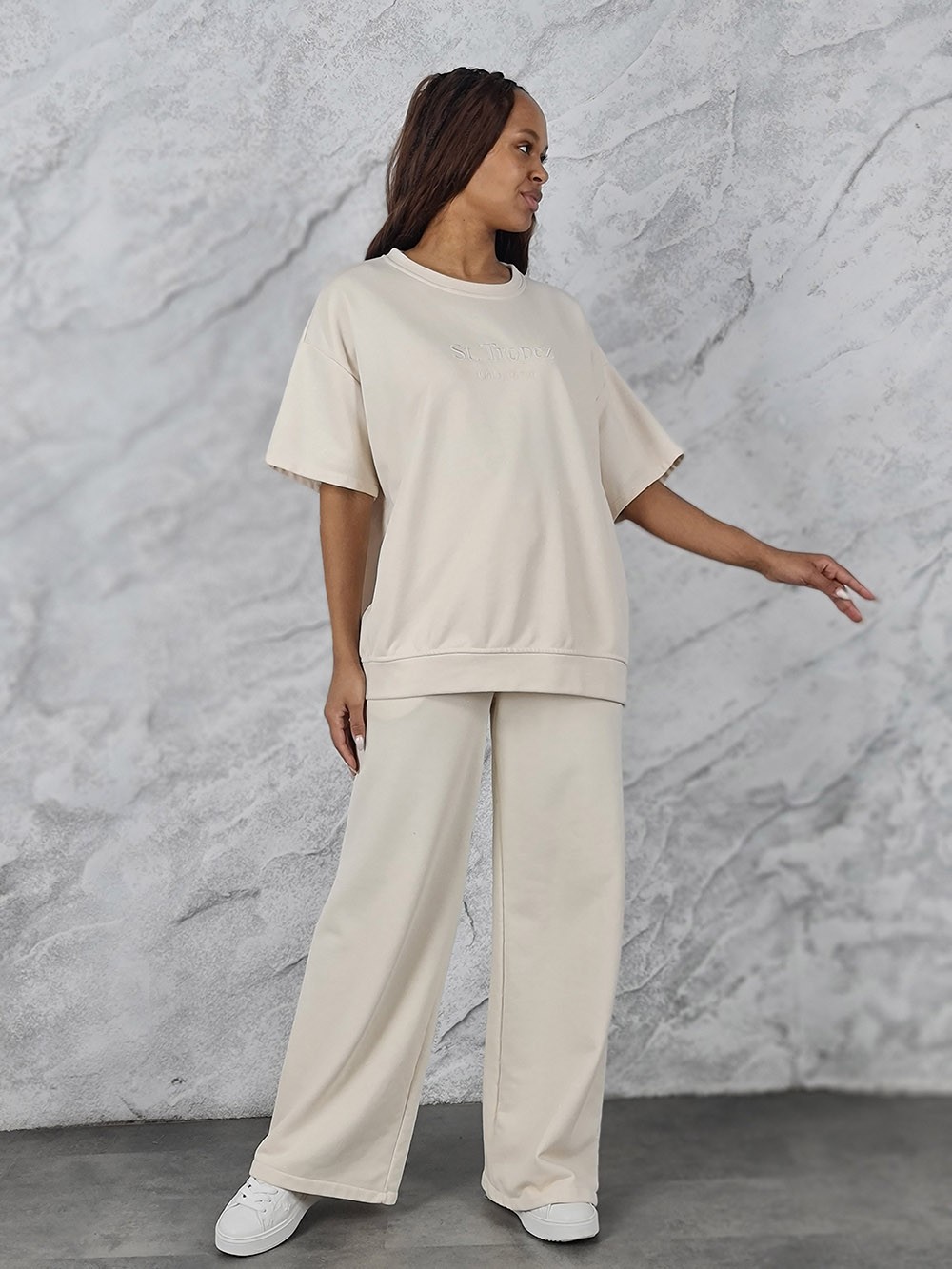 Костюм MOOIJ с блестками футболка и брюки кремовый, фотография №1