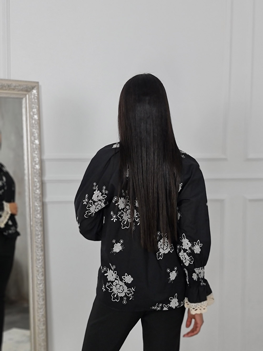 Рубашка MIHO'S с вышивкой и манжетами черная, фотография №3