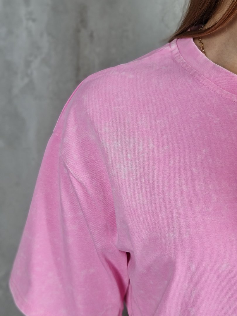 Футболка MOCHY с розовым воздушым цветком слева бабл-гам, фотография №4