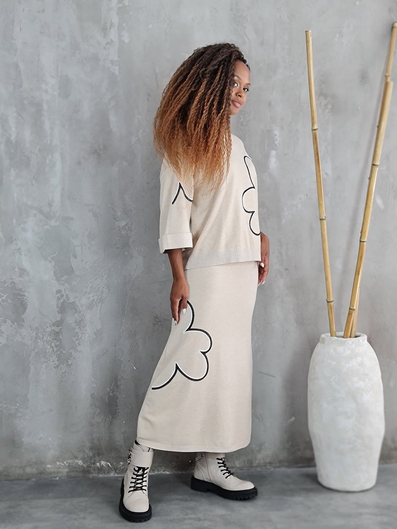 Костюм BEAUTY WOMEN джемпер с вышивкой и юбка песочный, фотография №2