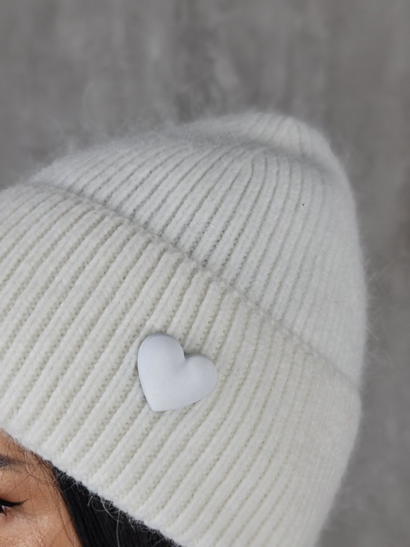 Шапка Mondana с сердечком белая, фотография №3
