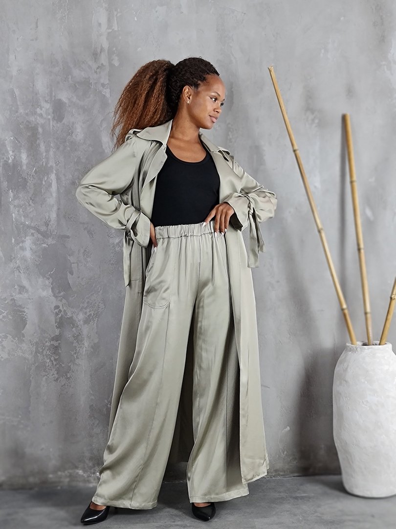 Костюм CLOTHÉ тонкий длинный тренч и брюки оливковый, фотография №2