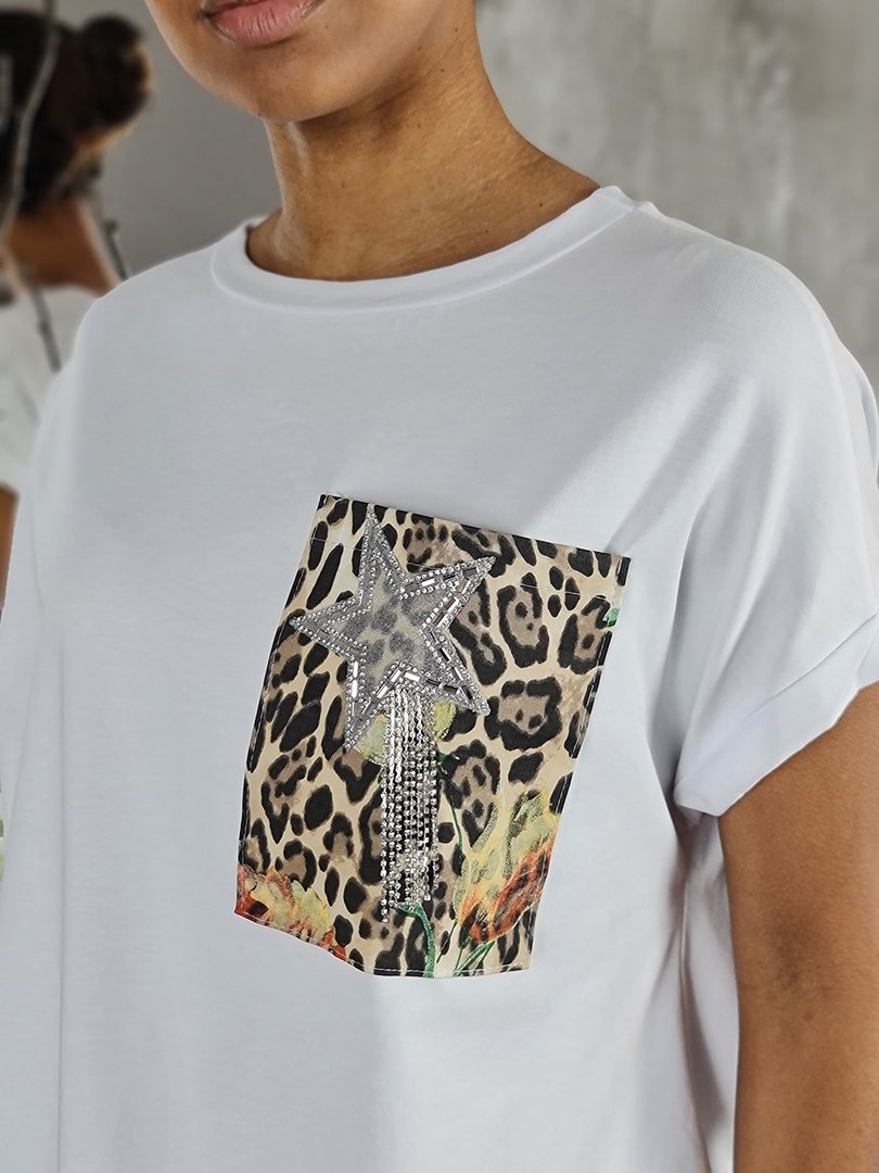 Футболка Naiif с леопардовым кармашком на груди белая, фотография №3