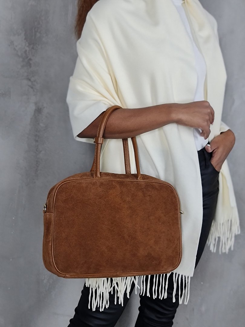 Сумка с карманом на замке замшевая карамельная, фотография №2