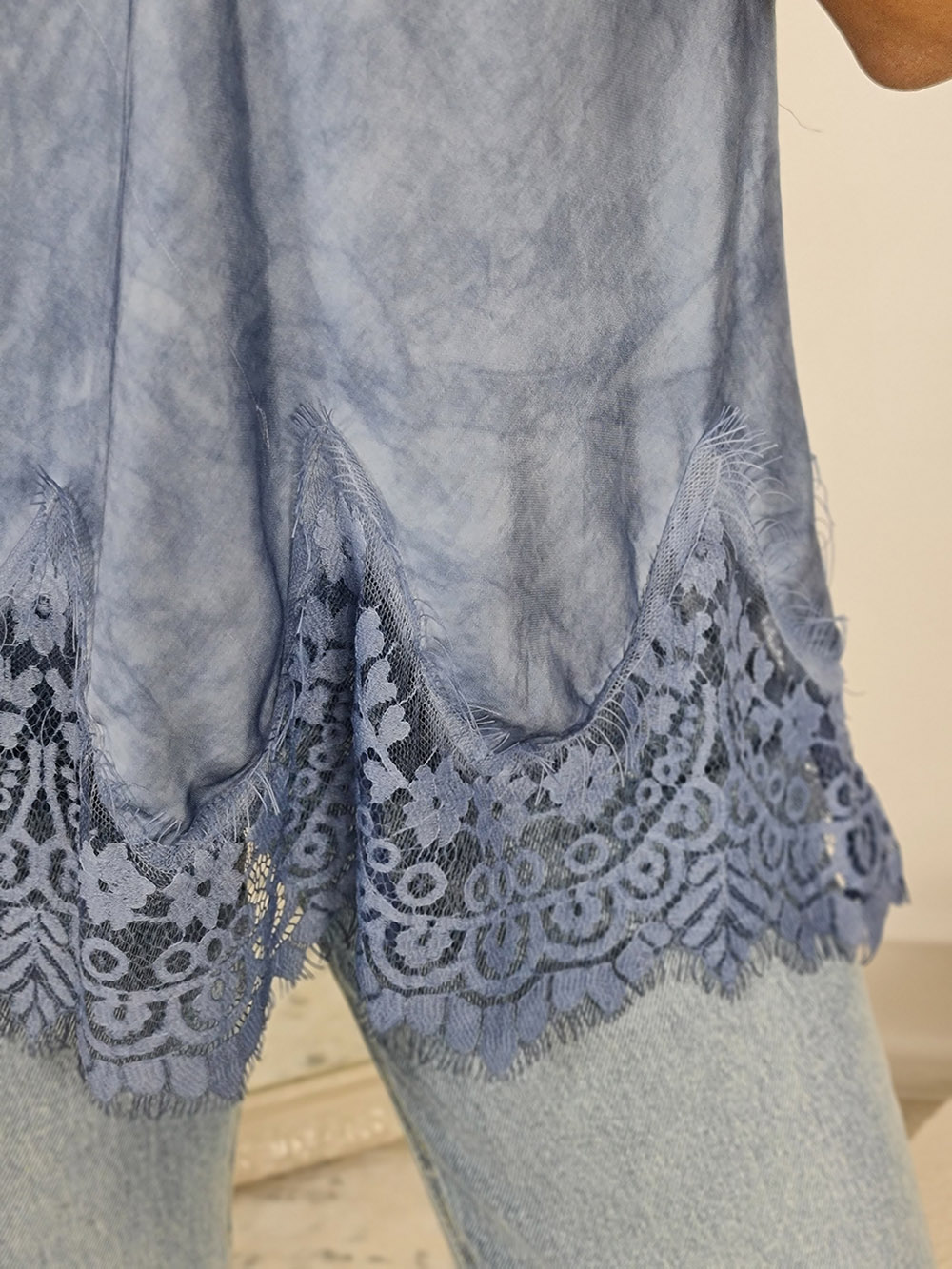 Топ WI&CO с кружевом на тонких бретелях синий  , фотография №2