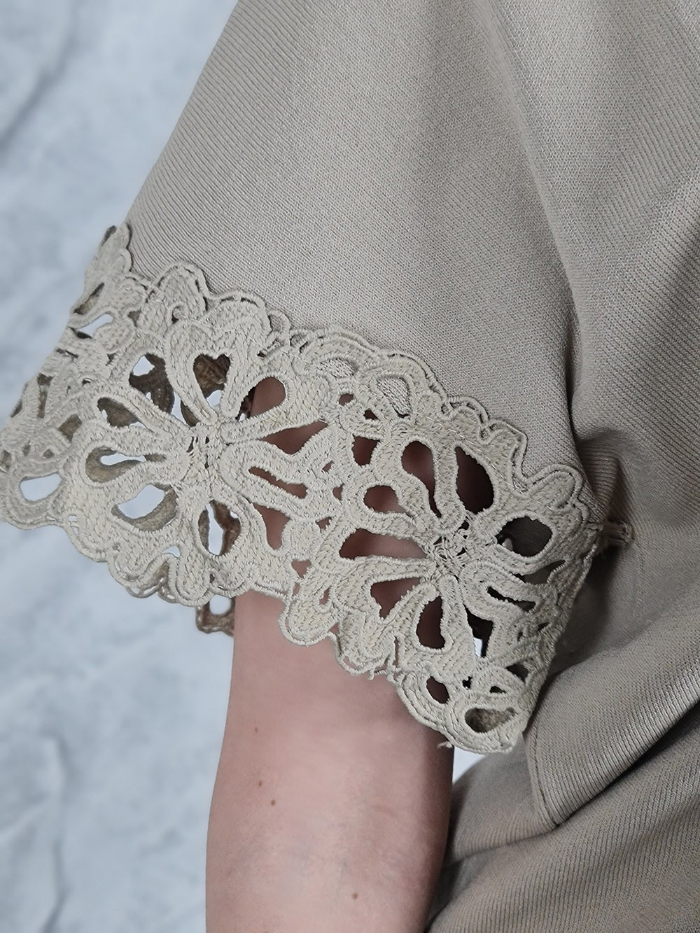 Поло Lara с вышивкой короткий рукав бежевое, фотография №5