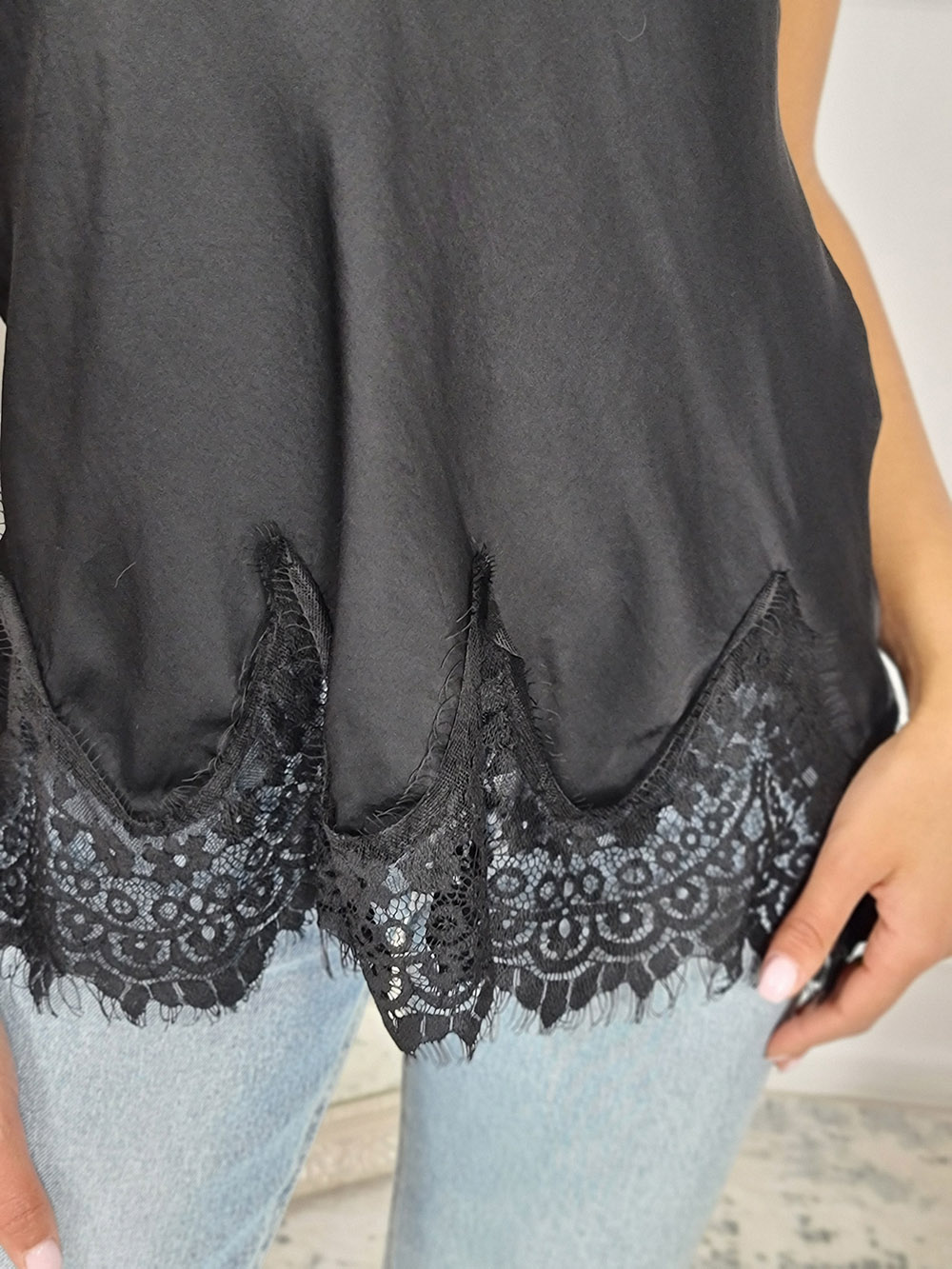 Топ WI&CO с кружевом на тонких бретелях черный  , фотография №2