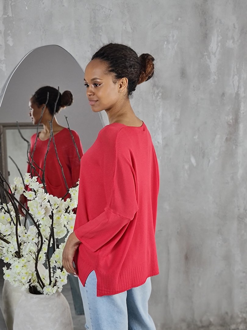 Джемпер Please с кармашком спереди, рукава 3/4 красный , фотография №2