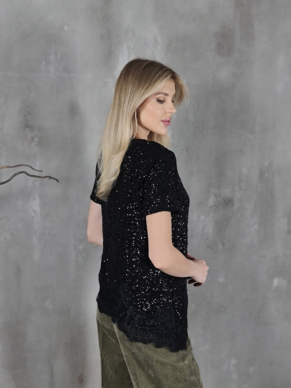 Блузка короткий рукав Mitica&Co. с кружевом и пайетками черная, фотография №2