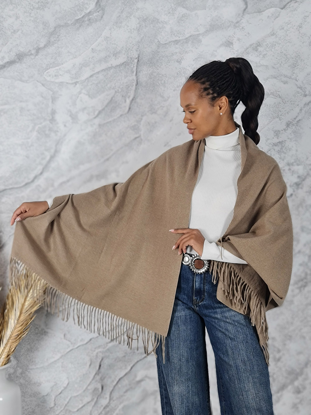 Палантин Vane.dy с бахрамой тауп, фотография №1