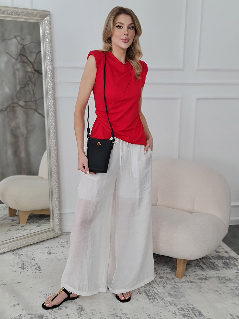 Сумка мини с круглой вставкой золотой черная , фотография №2