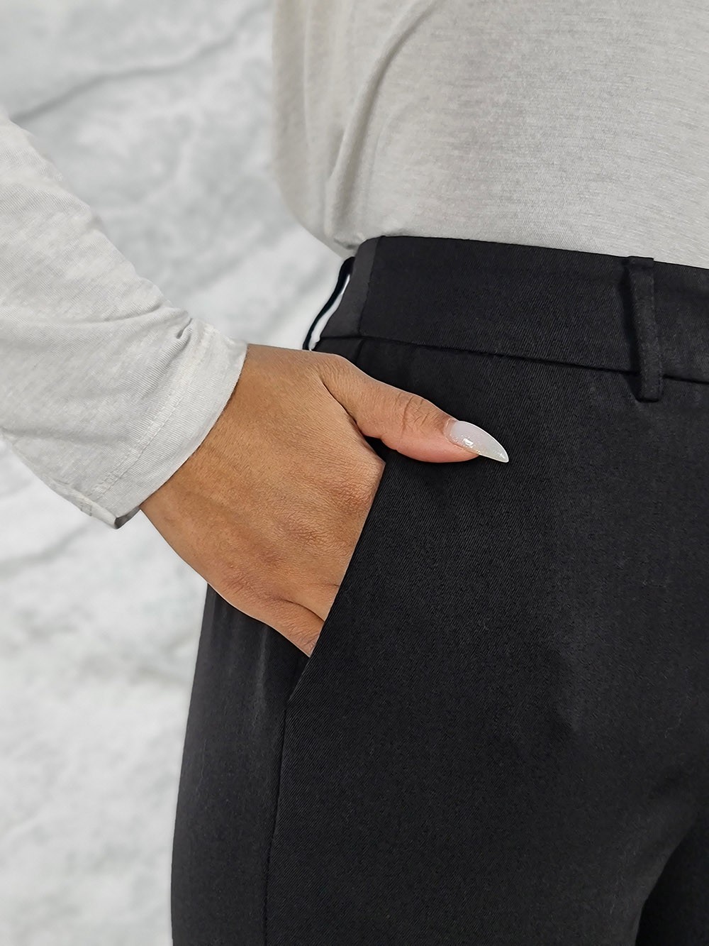 Брюки классические стрелки с карманами на длинной застежке черные, фотография №4
