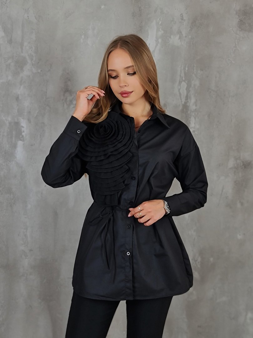 Рубашка MOCHY с большим цветком и завязками на шее черная, фотография №3