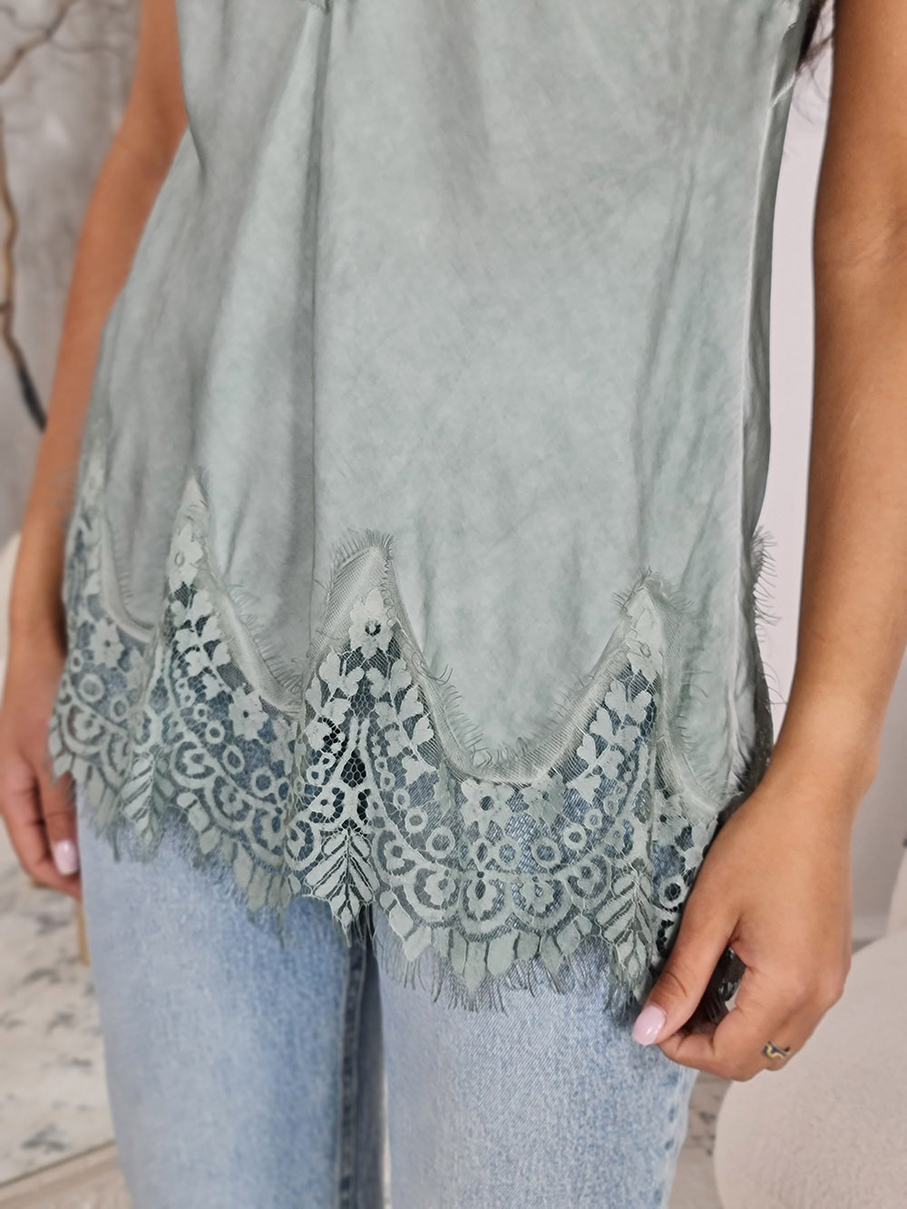 Топ WI&CO с кружевом на тонких бретелях оливка   , фотография №2