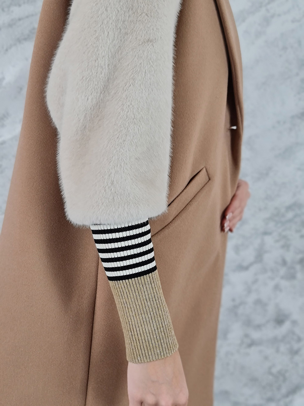 Пальто Maryley с меховыми вставками бежевое , фотография №3