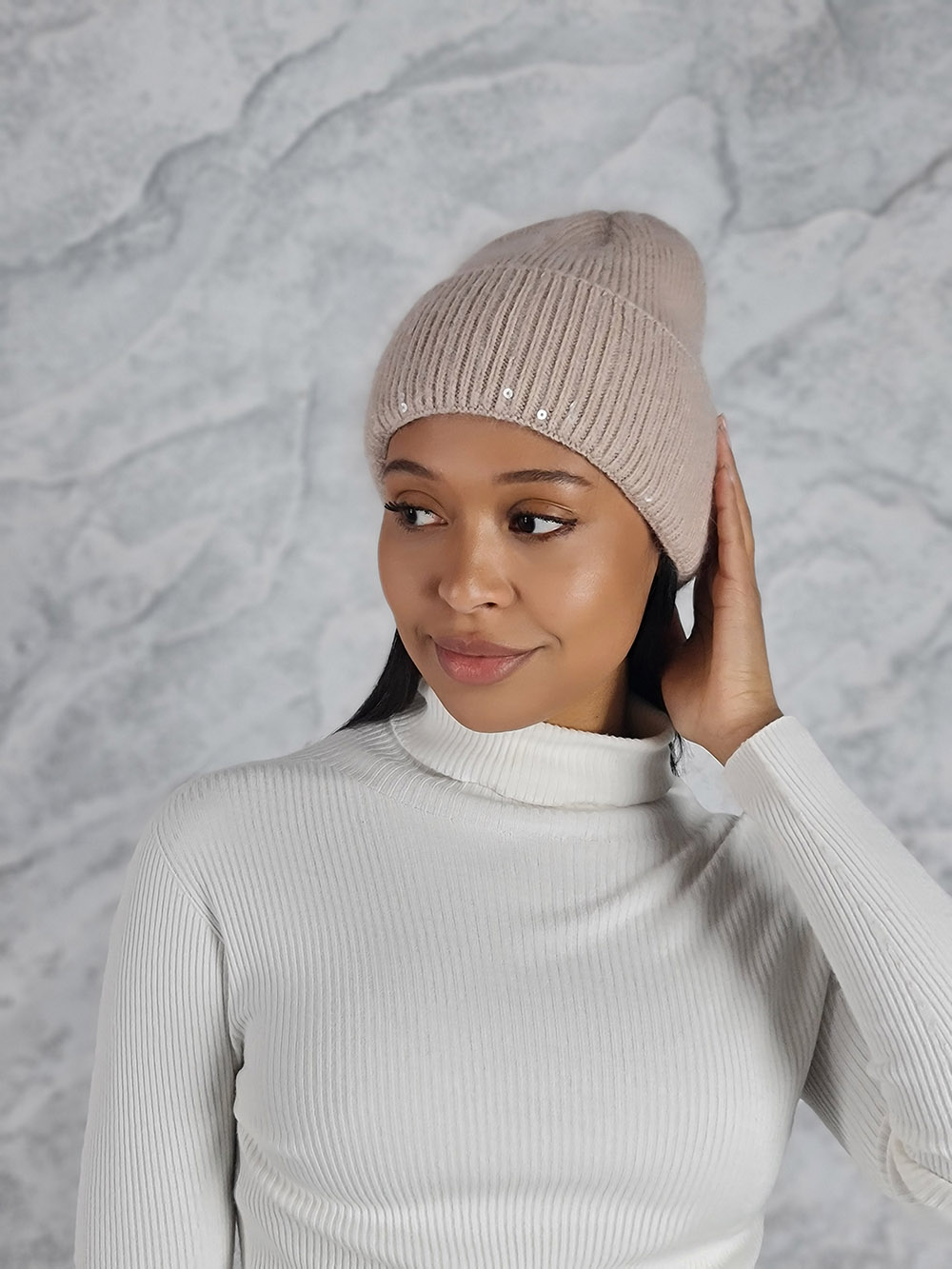 Шапка Alex Max с пайетками бежевая, фотография №5