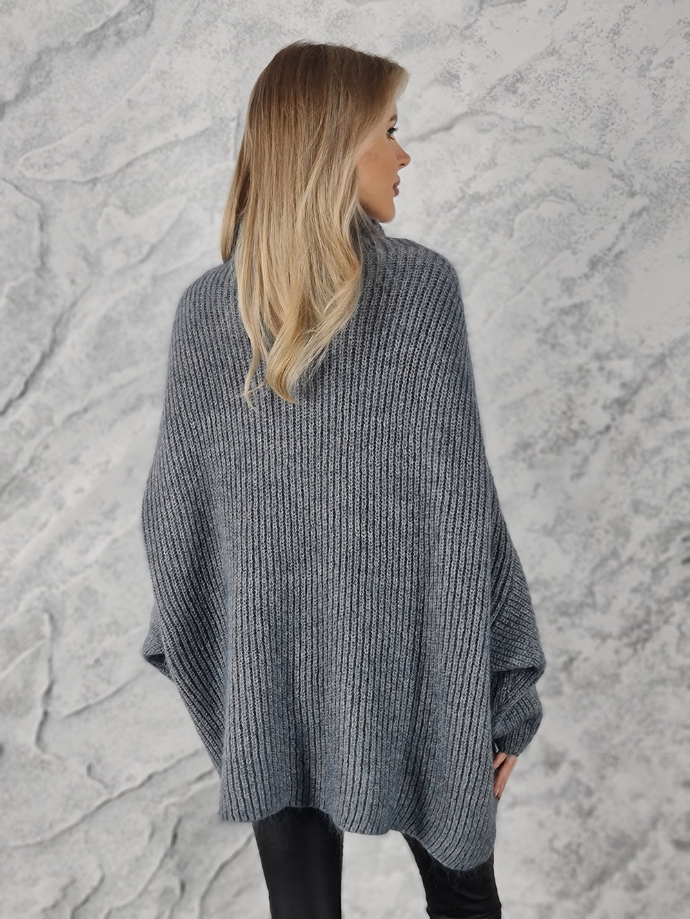 Свитер оверсайз Kontatto с воротом серый, фотография №3