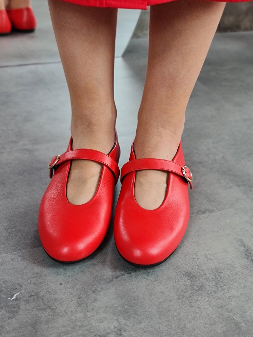 Туфли-балетки L'Estrosa с ремешком красные, фотография №3