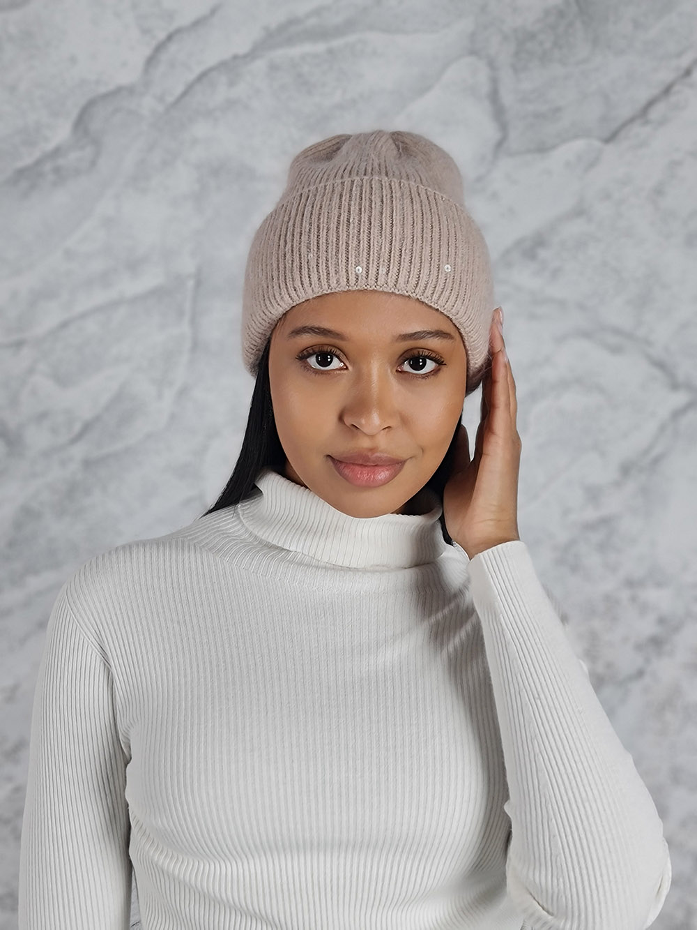 Шапка Alex Max с пайетками бежевая, фотография №4