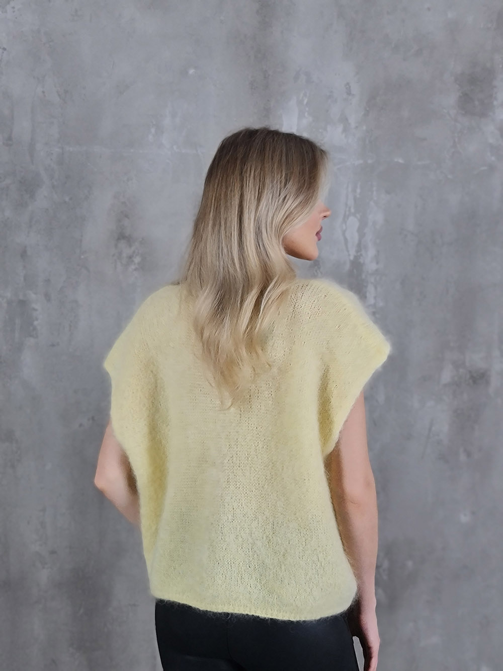 Жилет кид мохер плотная вязка желтый, фотография №4