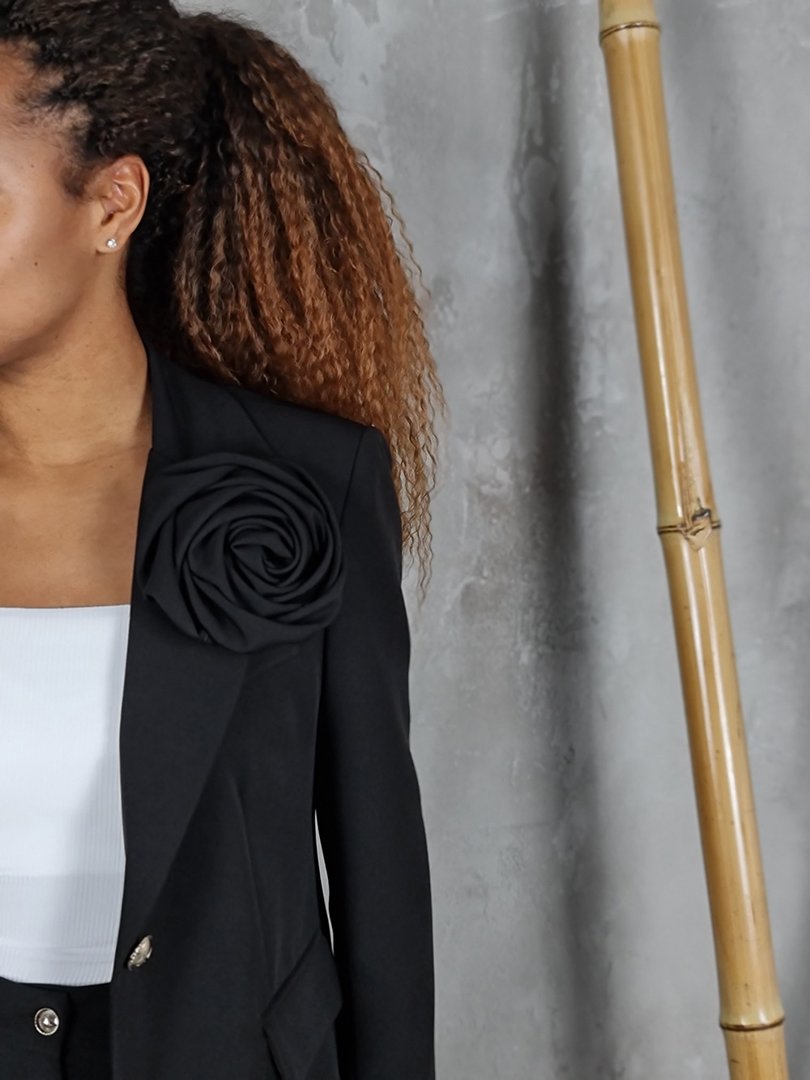 Пиджак Maryley с брошью цветком черный, фотография №2