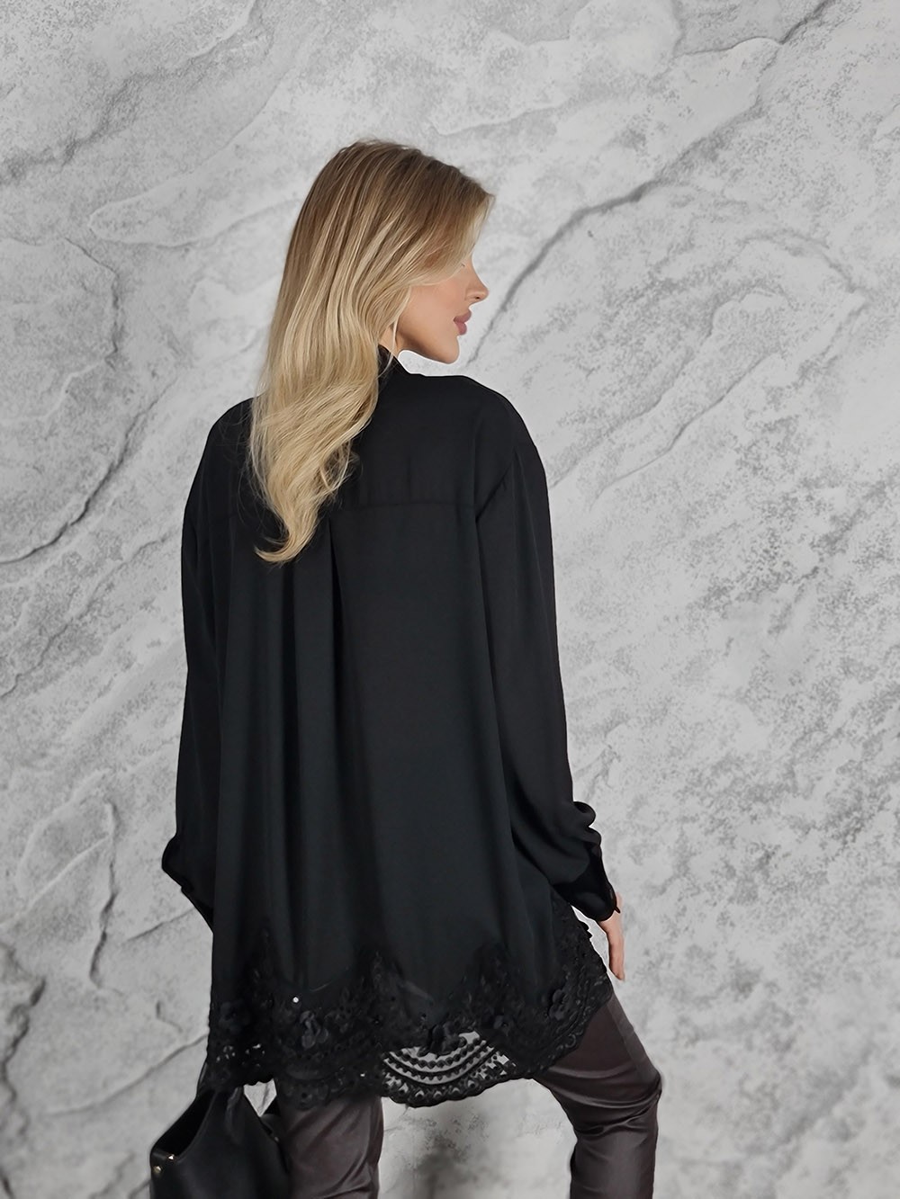 Рубашка Mitica&Co. удлиненная с кружевом черная, фотография №3