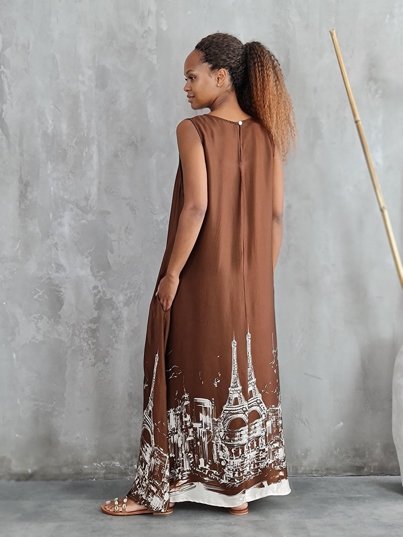 Платье MIHO'S с принтом Парижа на подоле шоколад, фотография №3