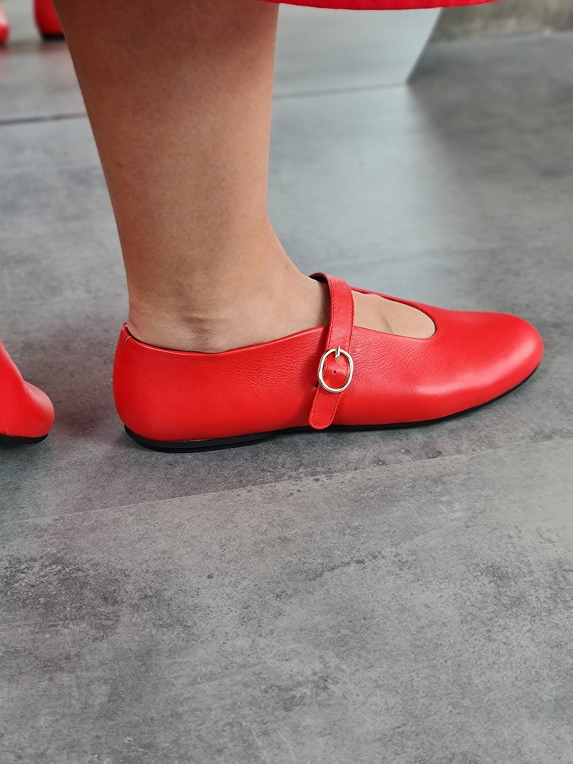 Туфли-балетки L'Estrosa с ремешком красные, фотография №6