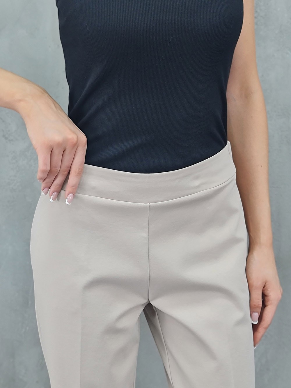 Брюки PAQUITO на резинке с манжетами бежевые, фотография №2