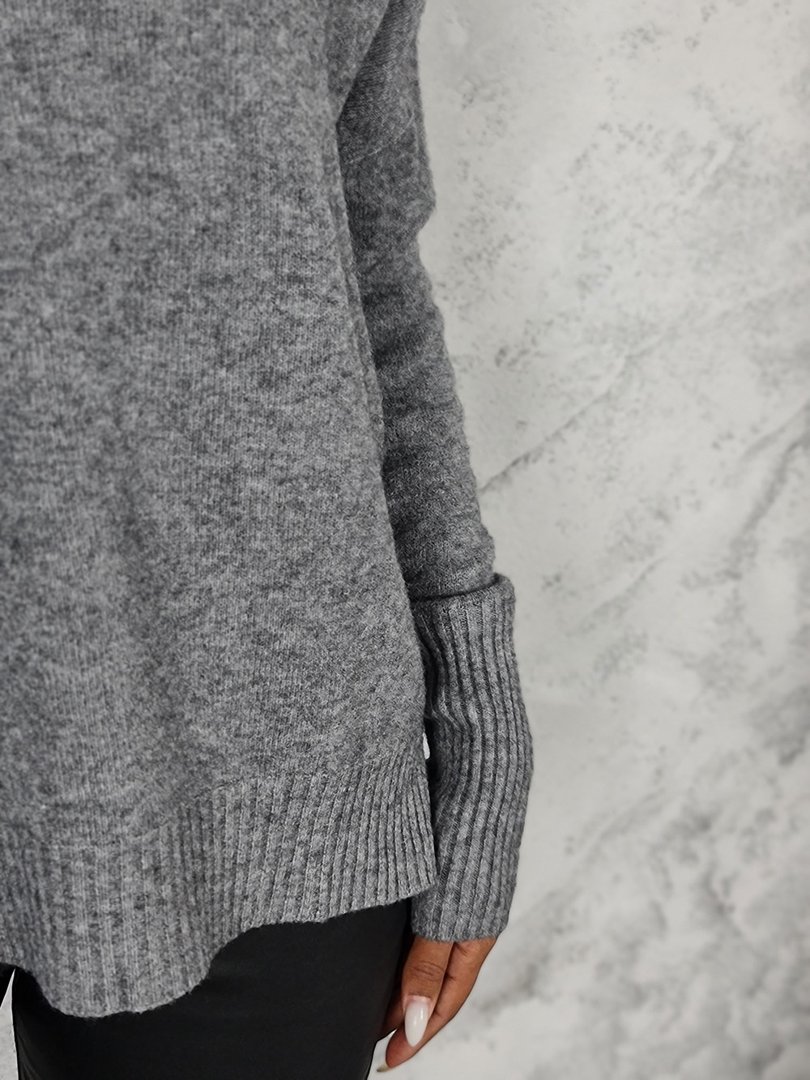 Джемпер Kontatto с V-образным вырезом серый, фотография №2