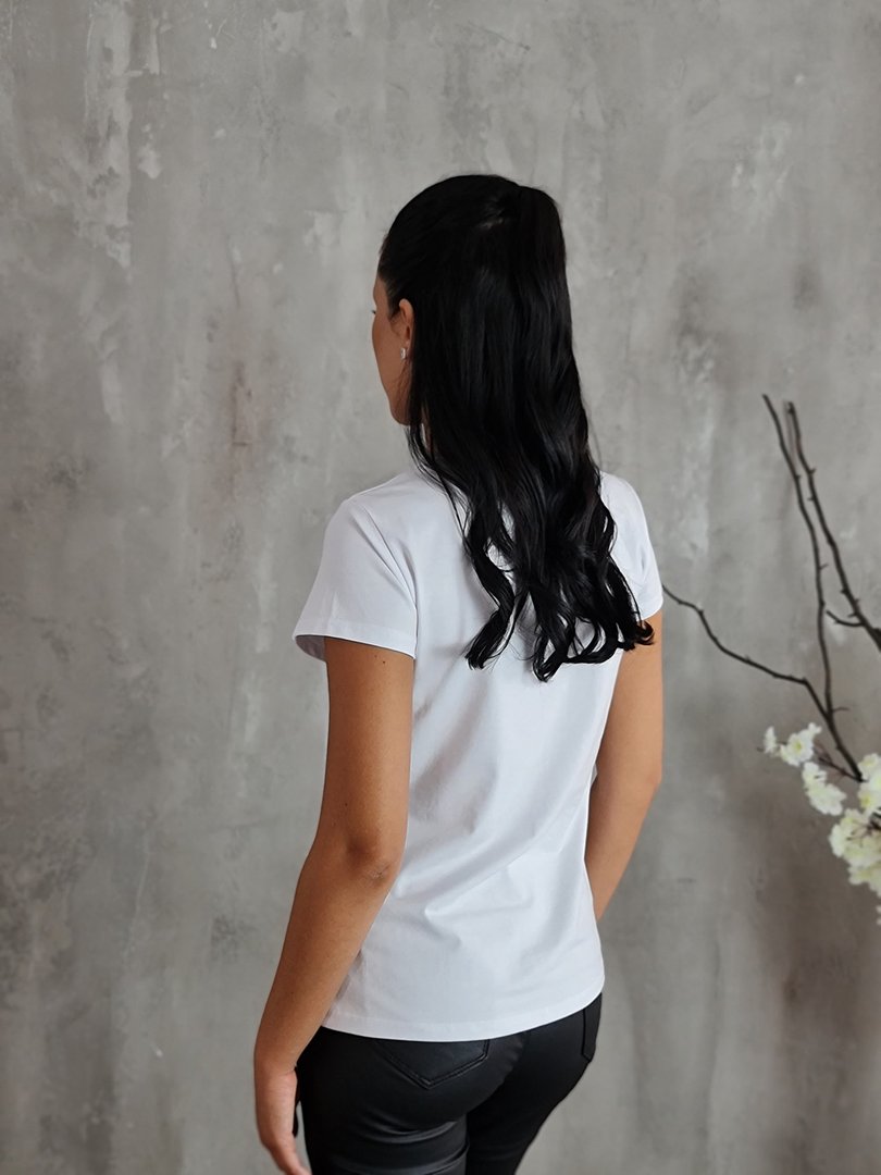 Футболка Royal Belle с сердечком из камушек белая , фотография №3