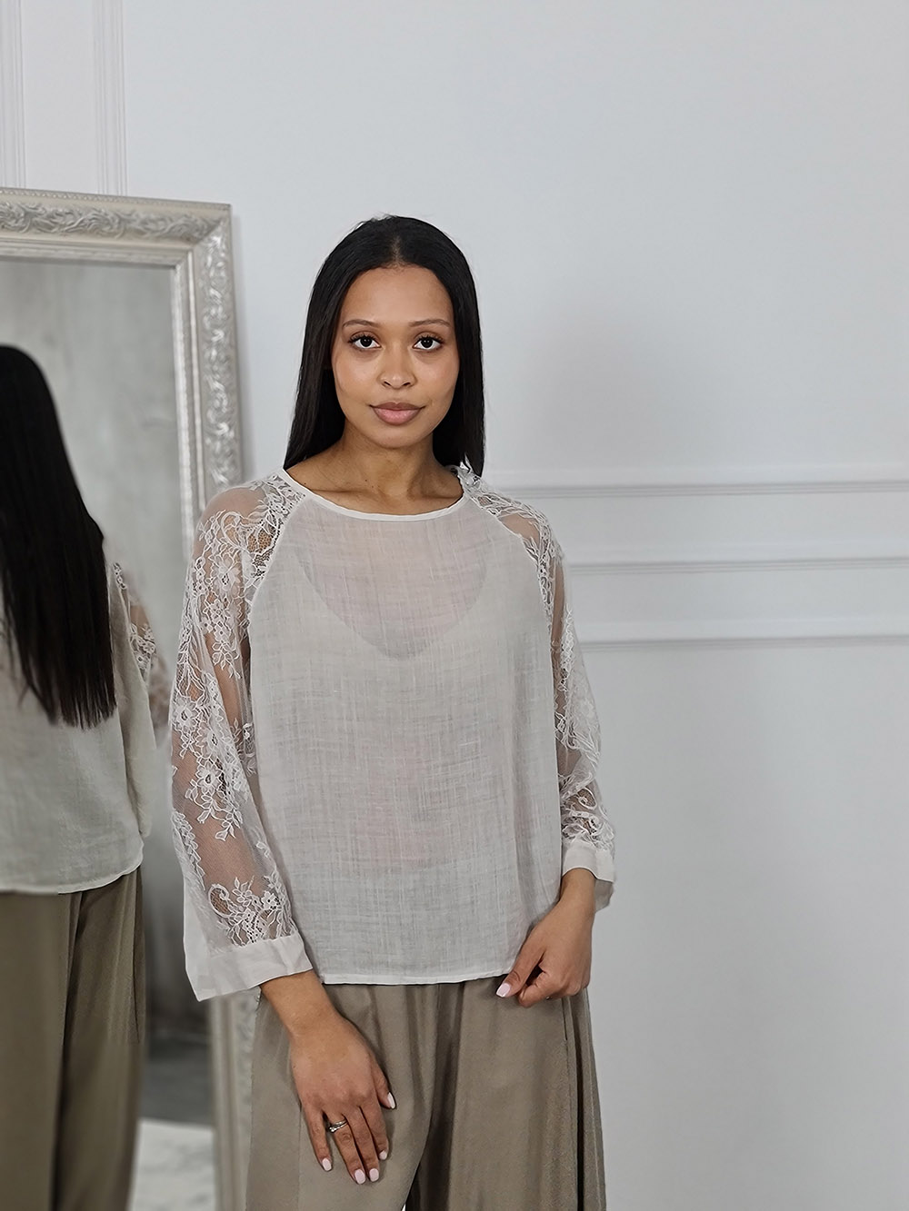 Блузка WI&CO с кружевными рукавами молочная , фотография №1