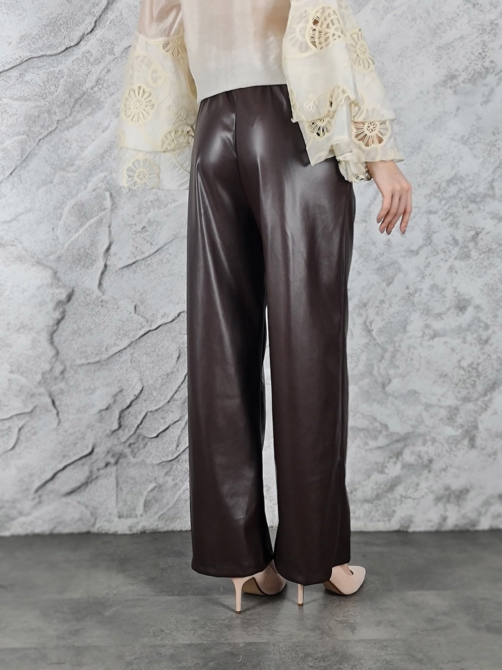 Брюки Mitica&Co. экокожа на резинке шоколад, фотография №2