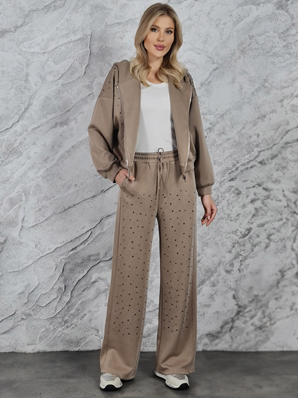 Костюм Imperial спортшик со стразами бежевый, фотография №1