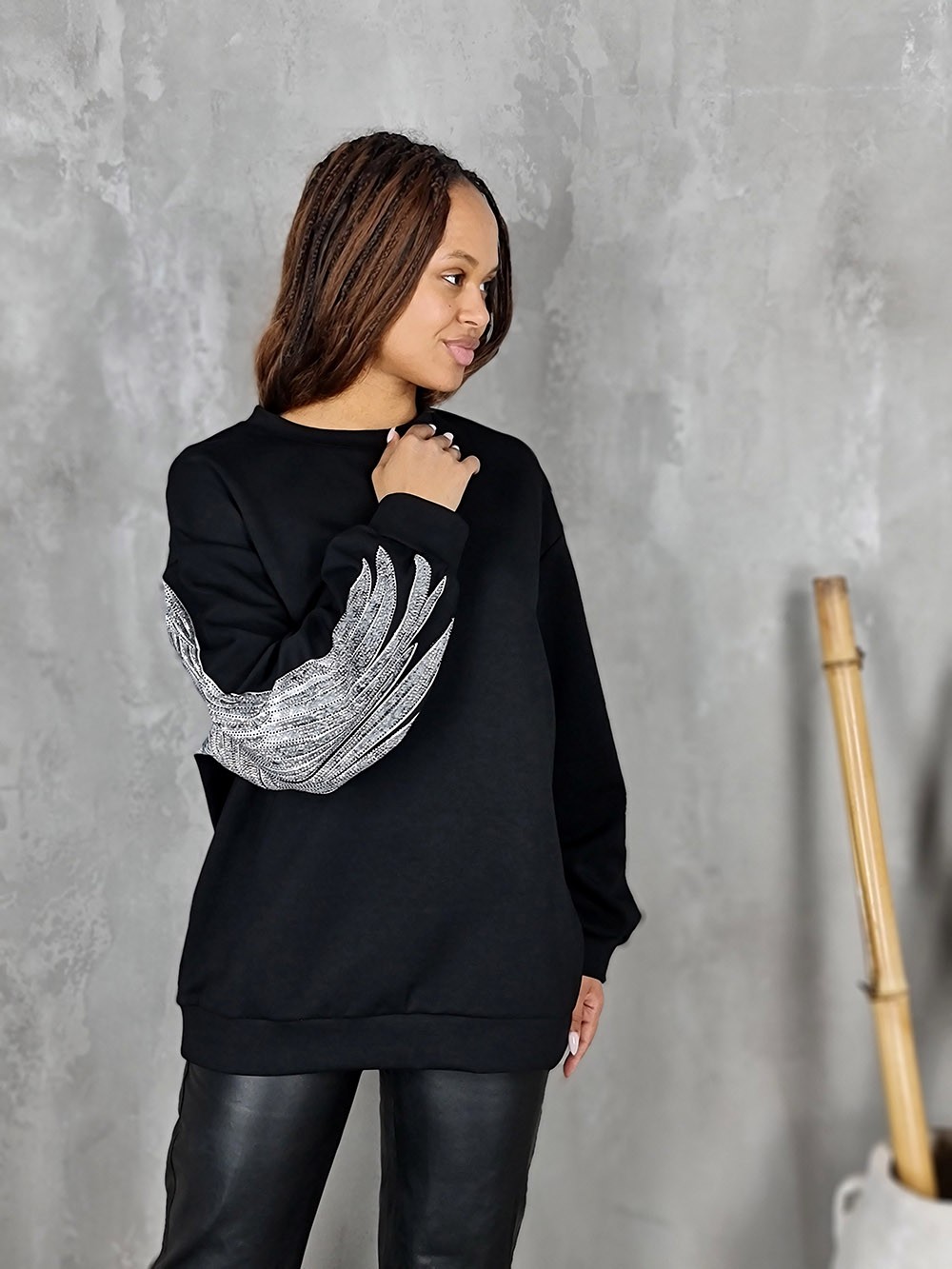 Свитшот DEGREES с блестящими крыльями на спине черный, фотография №1