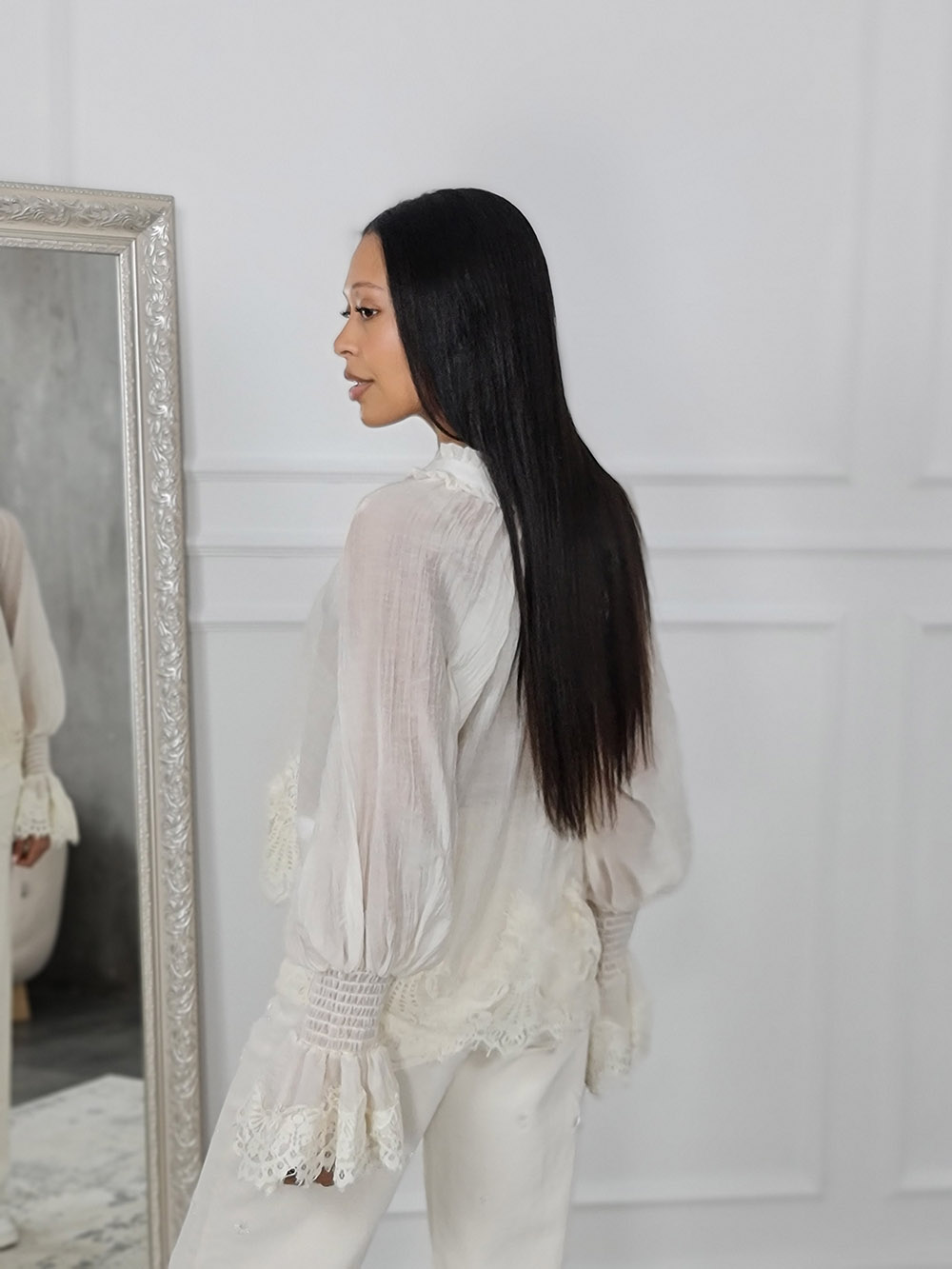 Блузка Mitica с кружевом по краям с манжетами молочная , фотография №4