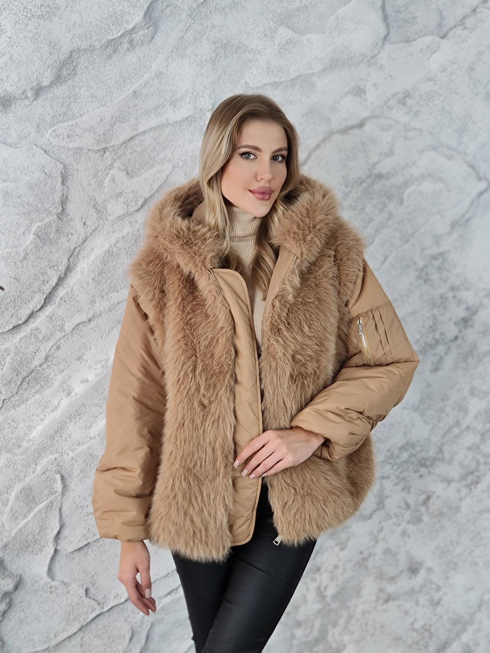 Куртка Mitica&Co. с мехом короткая карамель, фотография №1