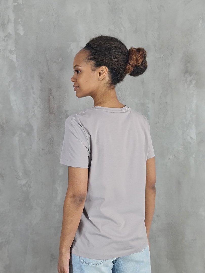 Футболка li.fe style с принтом кепки пудровая, фотография №3