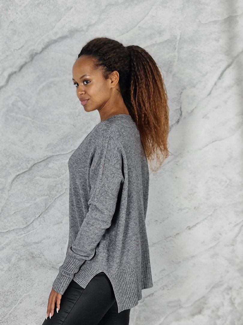 Джемпер Kontatto с V-образным вырезом серый, фотография №3