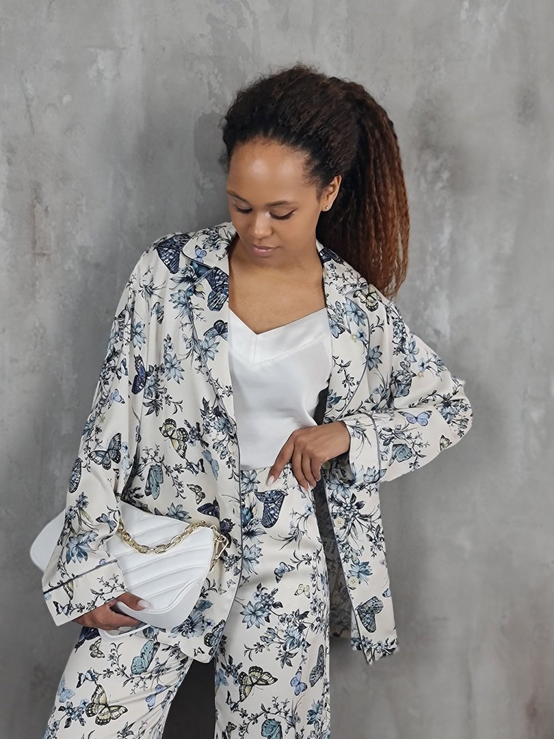 Костюм CLOTHÉ с голубыми бабочками молочный, фотография №5