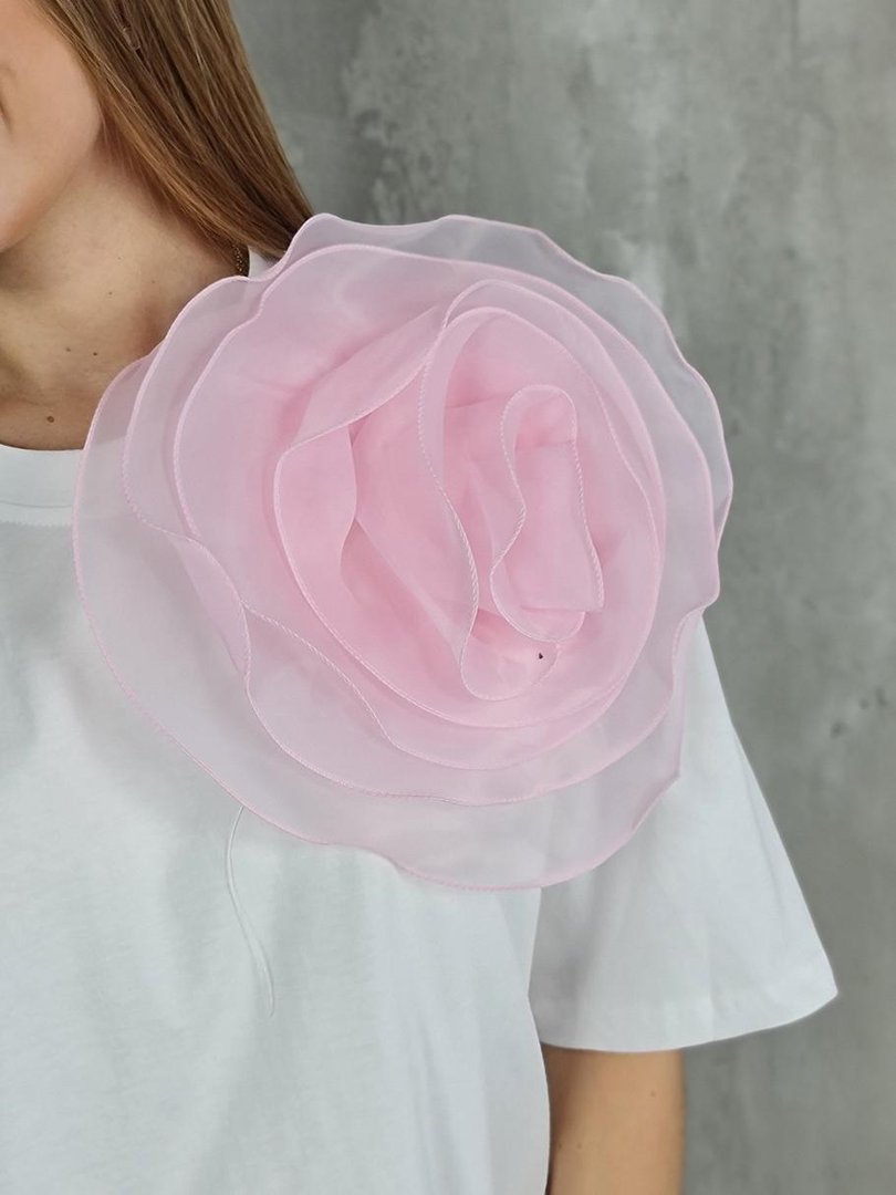 Футболка MOCHY с пудровым воздушым цветком слева белая, фотография №4