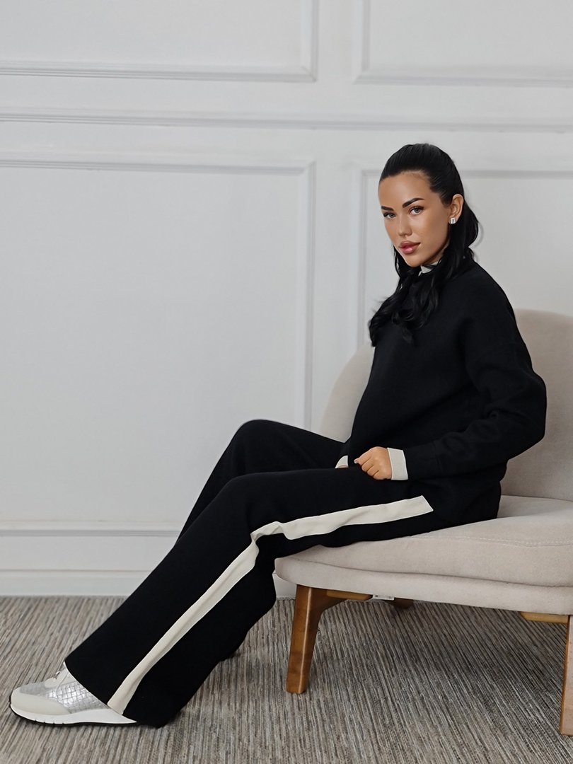 Костюм Lara с белыми вставками черный, фотография №2