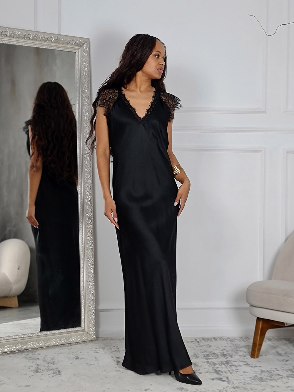 Платье CLOTHÉ длинное с кружевом на рукавах черное, фотография №2