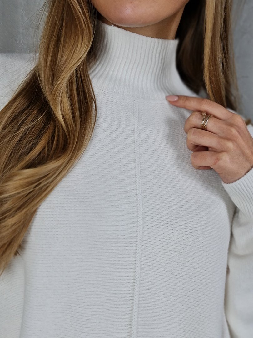 Костюм J&J свободный джемпер и брюки клёш молочный, фотография №5