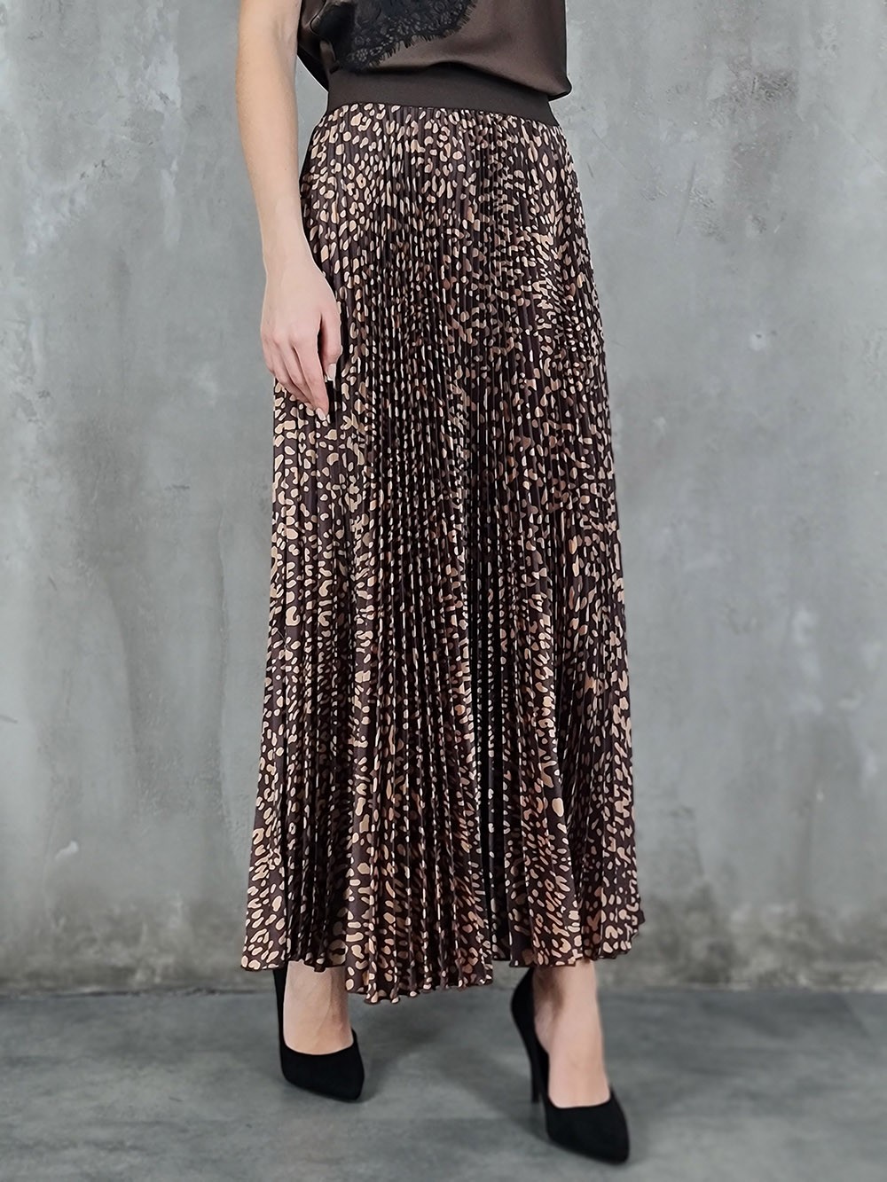 Юбка Imperial на резинке атласная плиссе с пятнистым принтом шоколад, фотография №1